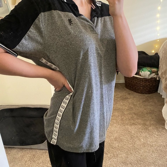 Collared Unique Tee - Picture 3 of 6